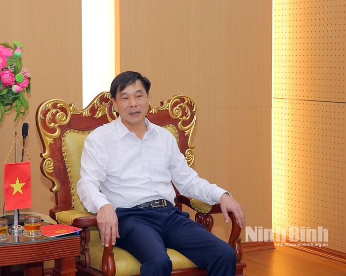 Đồng chí Nguyễn Anh Chức, Ủy viên Ban Thường vụ Tỉnh ủy, Phó Chủ tịch UBND tỉnh phát biểu tại buổi tiếp.