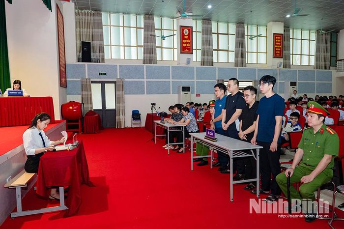 Hình ảnh tại Phiên toà giả định.