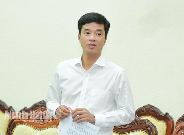 Đồng chí Phan Thành Công, Tỉnh ủy viên, Hiệu trưởng Trường Chính trị Trường Chinh tỉnh Ninh Bình phát biểu tại hội nghị.