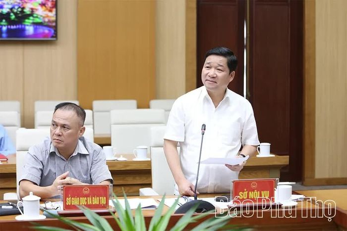 Lãnh đạo Sở Nội vụ trao đổi, giải đáp một số nhiệm vụ thuộc thẩm quyền.