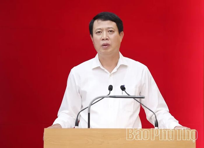 Đồng chí Trưởng Ban Tổ chức Tỉnh ủy Bùi Đình Thi quán triệt, triển khai nội dung cốt lõi của các nghị quyết quan trọng.
