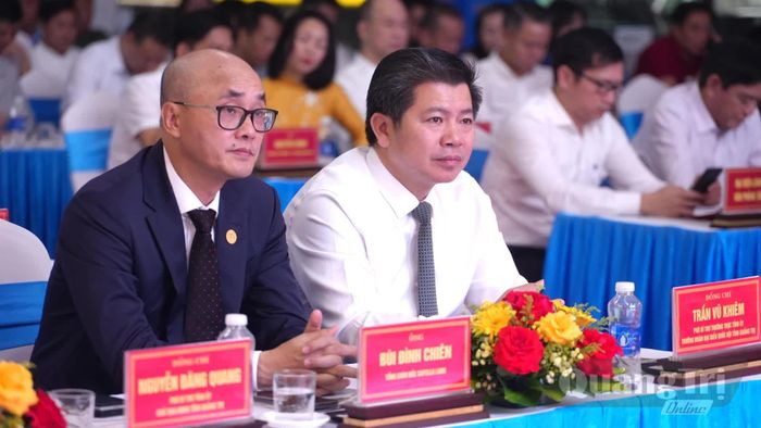 Đồng chí Trần Vũ Khiêm, Phó Bí thư Thường trực Tỉnh ủy, Trưởng đoàn đại biểu Quốc hội tỉnh tham dự lễ khởi công - Ảnh: T.Đ