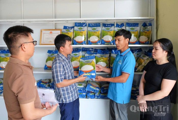 Sản phẩm gạo Vĩnh Lâm, xã Vĩnh Thủy đạt OCOP 3 sao - Ảnh: N.T.H