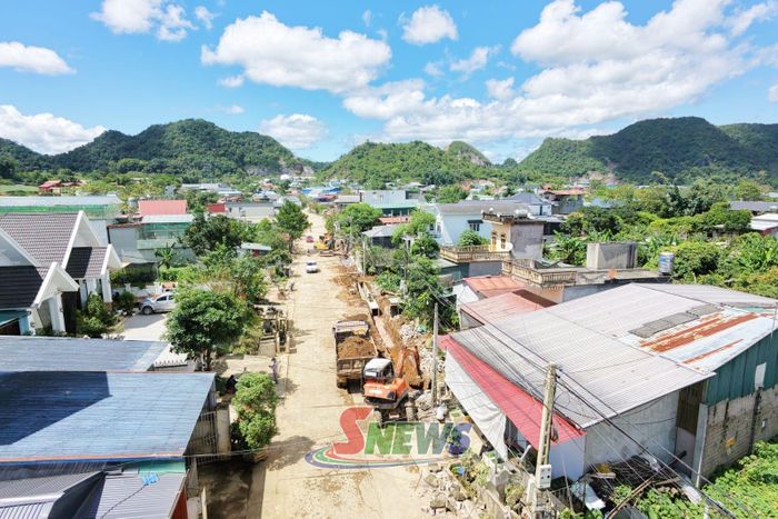 Dự án Đầu tư cơ sở vật chất, hạ tầng kỹ thuật đô thị Mộc Châu, đoạn đi qua tổ dân phố Bó Bun, phường Vân Sơn.