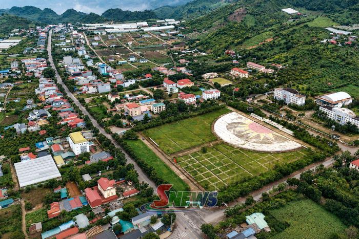 Khu trung tâm hành chính phường Mộc Châu được xây dựng hiện đại.