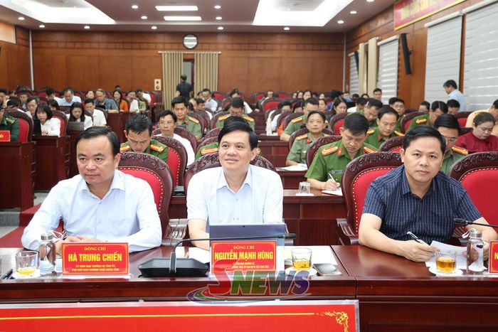 Các đại biểu dự hội nghị.