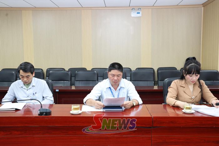 Các đại biểu tham dự cuộc họp.