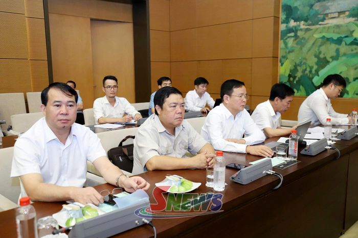 Các đại biểu tỉnh Sơn La dự phiên họp.