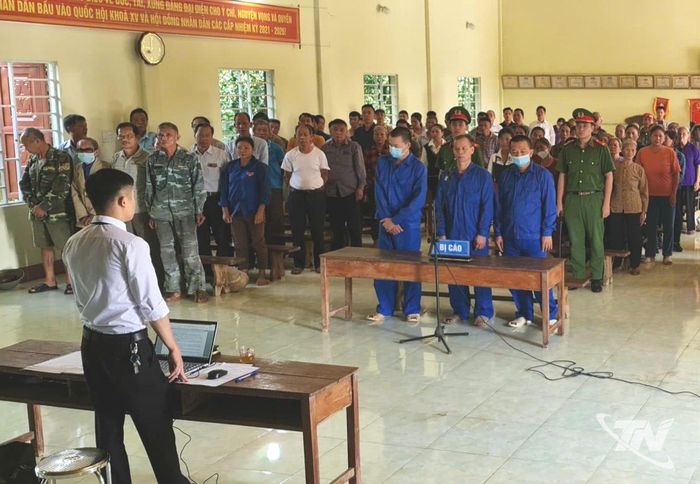 Một phiên tòa xét xử lưu động của Tòa án nhân dân khu vực 5.