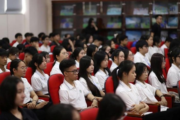 Xây dựng cộng đồng sinh viên chủ động phòng chống lừa đảo trực tuyến - Ảnh: Chinhphu.vn
