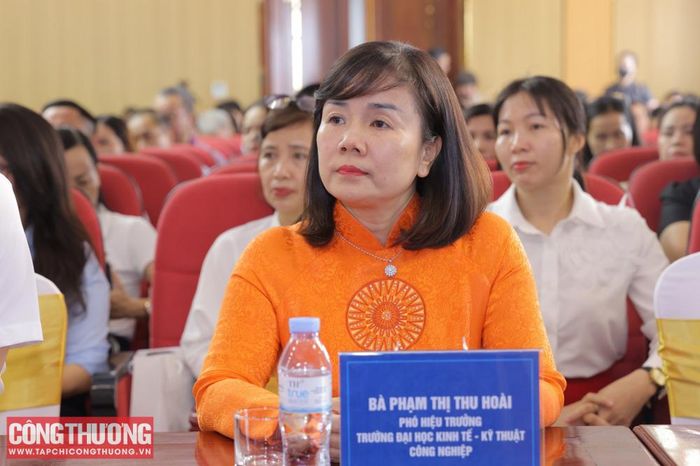 PGS.TS. Phạm Thị Thu Hoài - Phó Hiệu trưởng Trường Đại học Kinh tế - Kỹ thuật Công nghiệp, khẳng định nhà trường sẽ tạo điều kiện để giảng viên, sinh viên phát triển các sáng kiến đổi mới sáng tạo gắn với thực tiễn.