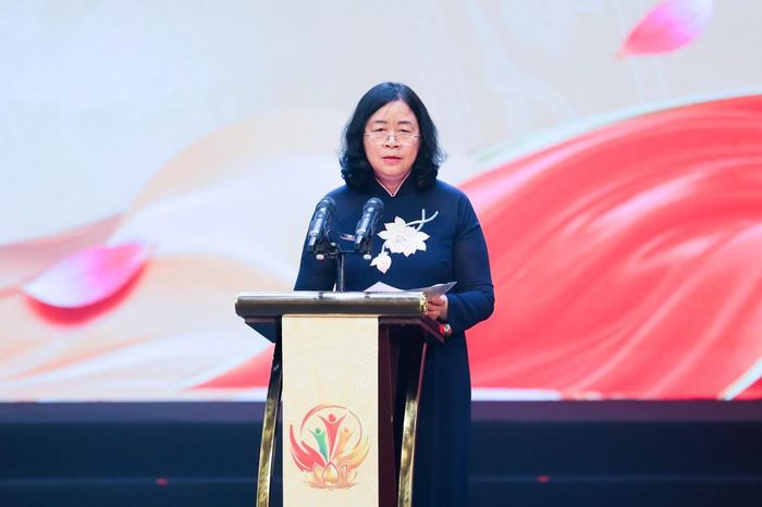 Bà Bùi Thị Minh Hoài, Ủy viên Bộ Chính trị, Bí thư Trung ương Đảng, Chủ tịch Ủy ban Trung ương MTTQ Việt Nam phát biểu tại Chương trình phát động Tháng cao điểm “Vì người nghèo” năm 2026 - Ảnh BTC