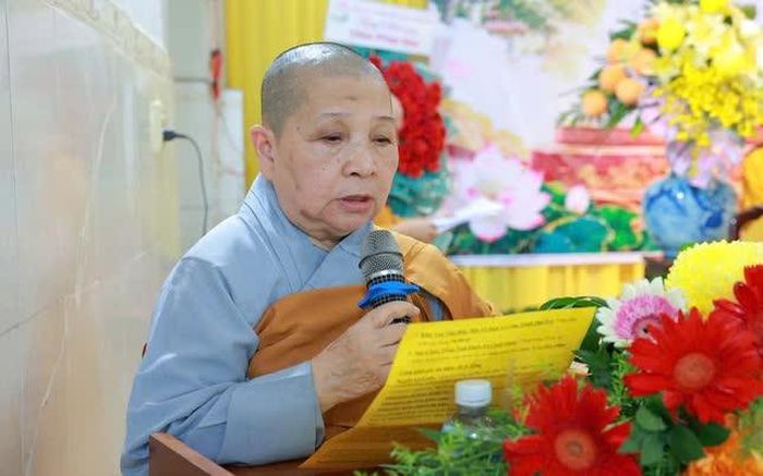 Ni sư Thích nữ An Toàn, trụ trì chùa Pháp Hoa 