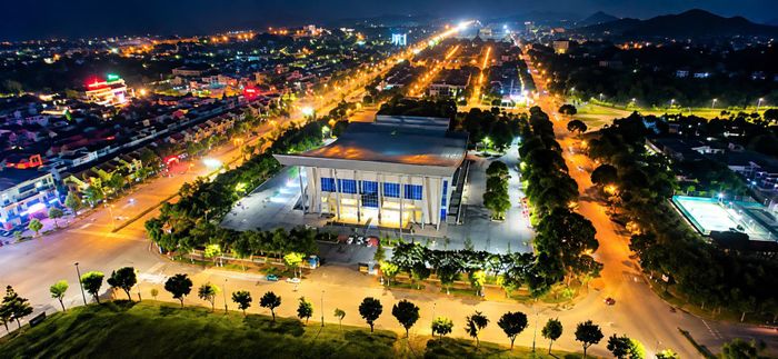 Toàn cảnh lễ khai mạc Đại hội TDTT lần thứ I với khoảng 2.500 vận động viên tại phường Cam Đường, tỉnh Lào Cai.