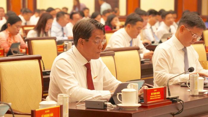 Các đại biểu HĐND TP.HCM xem xét những nội dung quan trọng liên quan đến định hướng phát triển thành phố.