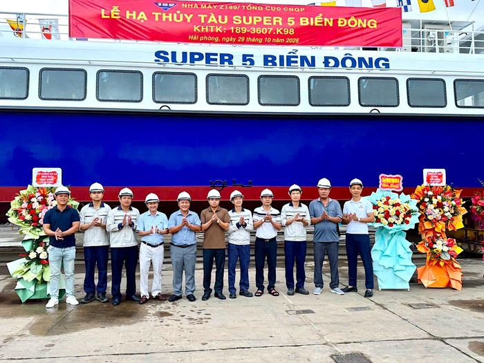 Công ty TNHH Thương mại Xây dựng và Dịch vụ vận tải Biển Đông hiện sở hữu 3 tàu khách, nhiều nhất tuyến Sa Kỳ - Lý Sơn.
