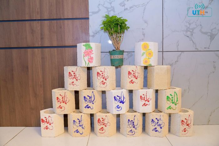 Lõi thân cây gai dầu sau khi tách sợi được tận dụng làm nguyên liệu chế tạo bê tông gai dầu, mở ra hướng ứng dụng phụ phẩm nông nghiệp trong xây dựng.