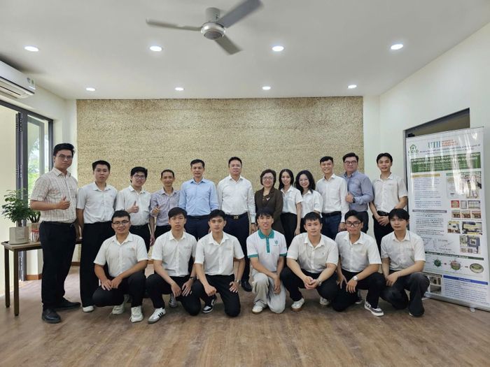 Một số sản phẩm chế tạo từ bê tông gai dầu.