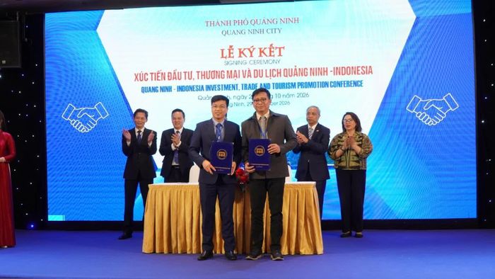 Lễ ký kết các biên bản ghi nhớ hợp tác giữa các cơ sở giáo dục đại học hai nước. Ảnh T.D