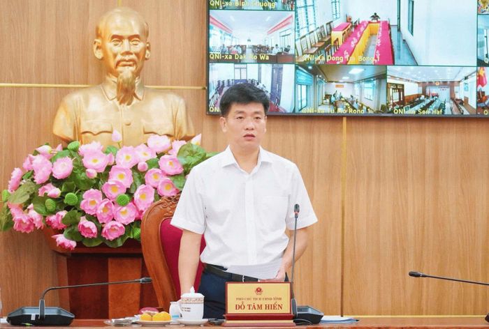 Phó Chủ tịch UBND tỉnh Đỗ Tâm Hiển kết luận cuộc họp về công tác giảm nghèo năm 2026.