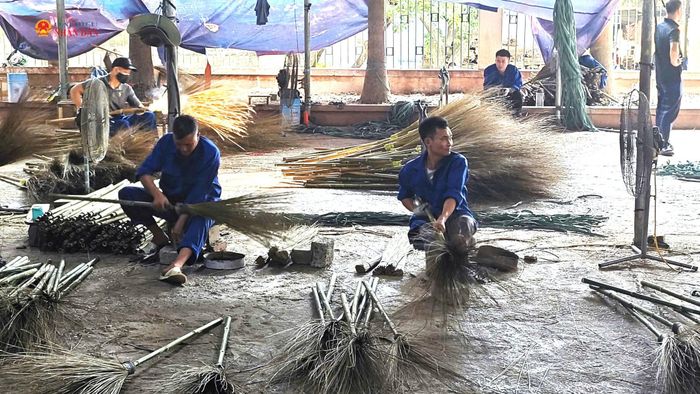 Các cơ sở cai nghiện ma túy phối hợp với các trường nghề tổ chức đào tạo nghề cho học viên. Ảnh: Đồng Thưởng.
