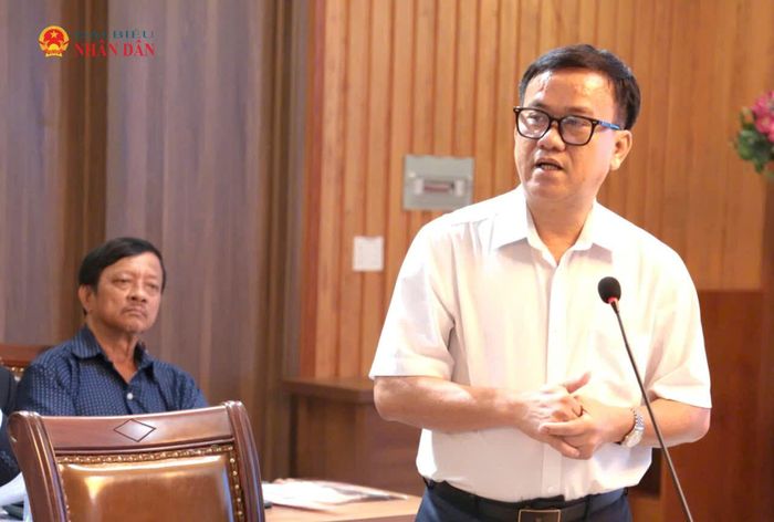Tiến sĩ – BSCKII Huỳnh Minh Chín, Phó Giám đốc Sở Y tế TP. Hồ Chí Minh phát biểu tại tọa đàm. Ảnh: Quang Phương