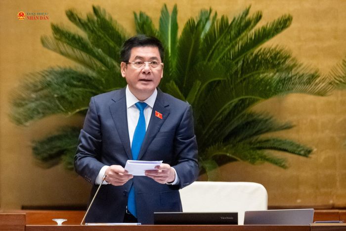 Phó Chủ tịch Quốc hội Nguyễn Hồng Diên điều hành nội dung phiên họp. Ảnh: Phạm Thắng
