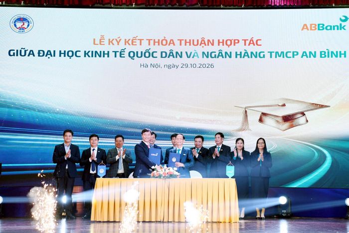 DSC_207Đại học Kinh tế Quốc dân tổ chức Lễ ký kết Thỏa thuận hợp tác với Ngân hàng TMCP An Bình (ABBank), mở ra cơ hội hợp tác trong đào tạo, nghiên cứu khoa học, phát triển nguồn nhân lực1 (Copy)