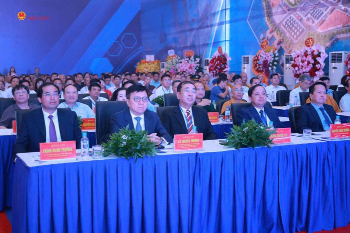 Đại diện lãnh đạo Trung ương, tỉnh Thái Nguyên tham dự buổi lễ. Ảnh: Đồng Thưởng