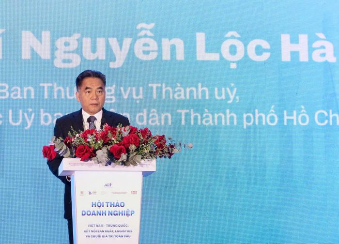 Phó Chủ tịch Thường trực UBND thành phố Nguyễn Lộc Hà phát biểu tại hội thảo
