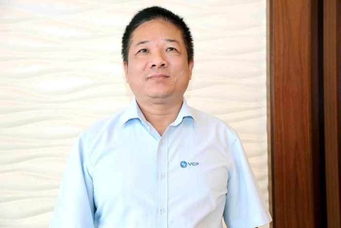 Ông Trần Trung Thiện, Phó Tổng Giám đốc Công ty Cổ phần Thủy điện Nậm La chia sẻ về công tác phối hợp huy động nguồn điện trong mùa nắng nóng. Ảnh NPC