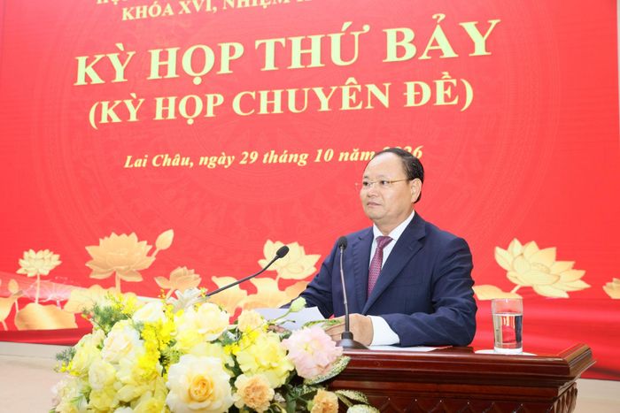 Ủy viên Trung ương Đảng, Bí thư Tỉnh ủy, Chủ tịch HĐND tỉnh Lai Châu Lê Minh Ngân phát biểu. Ảnh: Đinh Đông