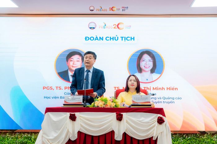 Hội thảo tập trung vào những vấn đề trọng tâm trong đào tạo truyền thông sáng tạo ở kỷ nguyên AI. Ảnh: Khoa PR và Quảng cáo - Học viện Báo chí và Tuyên truyền