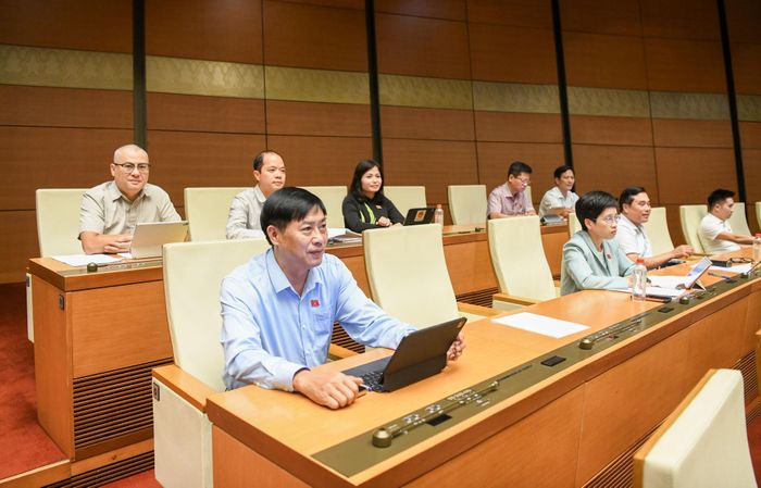 Đoàn ĐBQH tỉnh Phú Thọ tham dự phiên thảo luận. Ảnh: Phạm Thắng