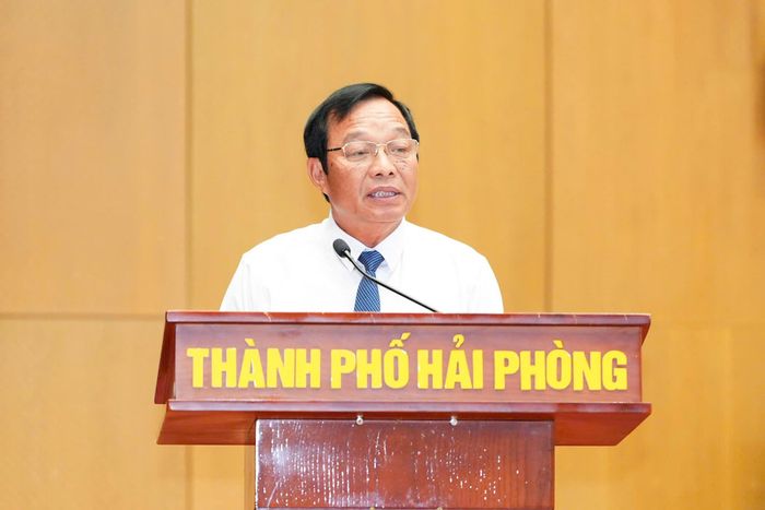 Phó Bí thư Thành uỷ, Chủ tịch HĐND thành phố Lê Văn Hiệu phát biểu bế mạc kỳ họp. Ảnh: Đàm Thanh