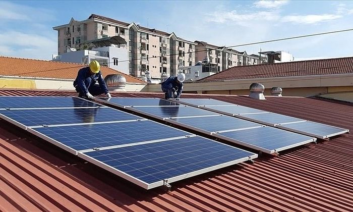 Hà Nội hỗ trợ tối đa 6 triệu đồng mỗi hộ gia đình khi lắp điện mặt trời mái nhà.