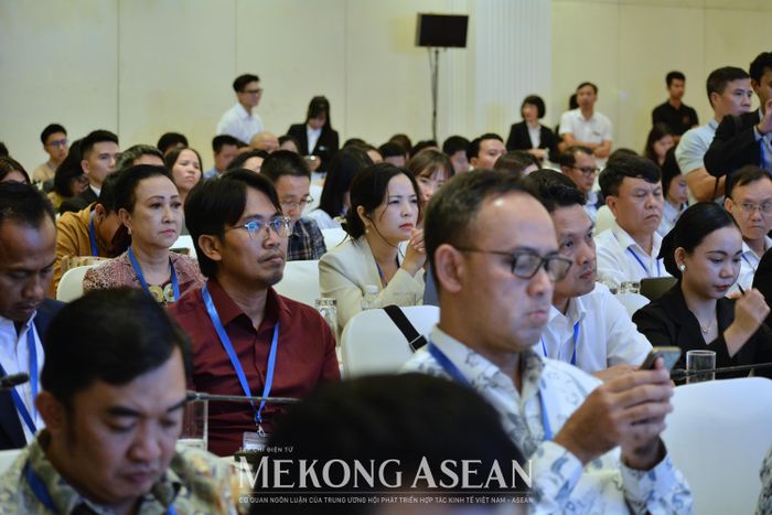  Các đại biểu, khách mời hai nước tham dự hội nghị. Ảnh: Lê Hồng Nhung - Mekong ASEAN. 