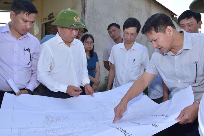 Phó Chủ tịch UBND tỉnh Điện Biên Nguyễn Minh Phú kiểm tra Dự án Khu đô thị mới Bắc Hồng Cúm (khu A).
