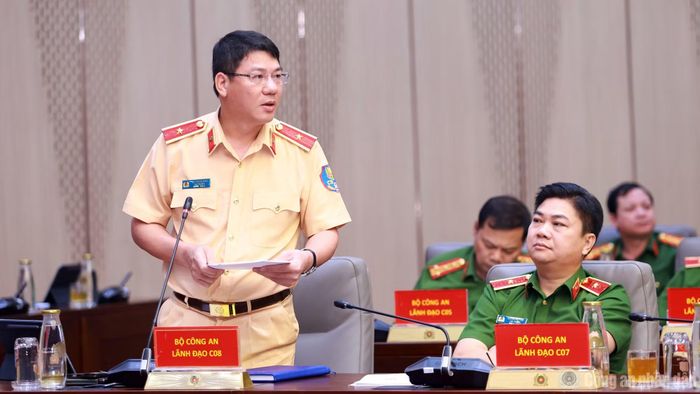 Các đại biểu đưa ra những vấn đề còn tồn tại và giải pháp, phương hướng thực hiện trong thời gian tới.