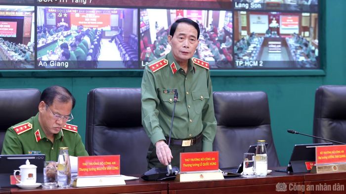 Thứ trưởng Lê Quốc Hùng điều hành phần tham luận.