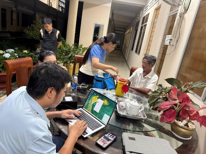 Chỉ trong 3 ngày, Công an Tây Ninh triển khai đợt 2 lấy mẫu sinh phẩm ADN thân nhân gia đình liệt sĩ gần 2.000 mẫu sinh phẩm.