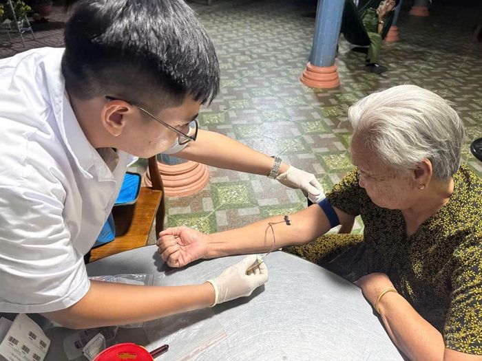 Nhiều người thân của liệt sĩ đã lớn tuổi, già yếu mong muốn tìm được hài cốt người thân mình trước khi nhắm mắt.