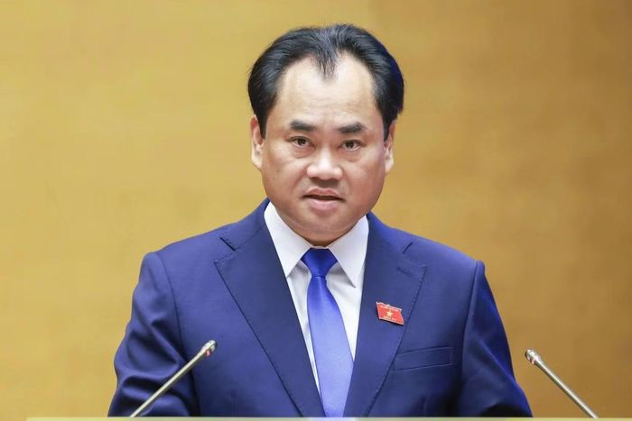 Bộ trưởng Bộ Nông nghiệp và Môi trường Trịnh Việt Hùng giải trình, làm rõ một số vấn đề đại biểu Quốc hội quan tâm.