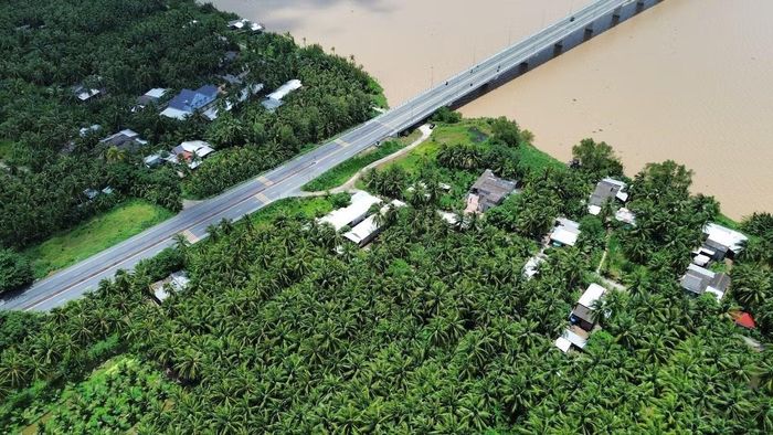 Vĩnh Long có không gian phát triển rộng lớn hơn, với lợi thế về nông nghiệp và hệ thống vùng nguyên liệu đa dạng.