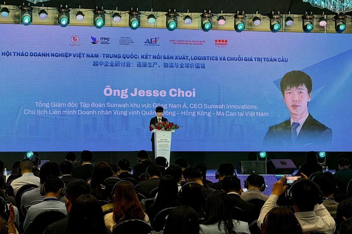 Tổng Giám đốc Tập đoàn Sunwah khu vực Đông Nam Á, CEO Sunwah Innovations Jesse Choi phát biểu tại hội thảo.