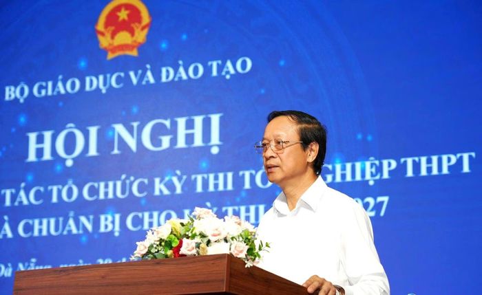 Thứ trưởng Thường trực Bộ Giáo dục và Đào tạo Phạm Ngọc Thưởng phát biểu tại hội nghị.(ảnh NH)