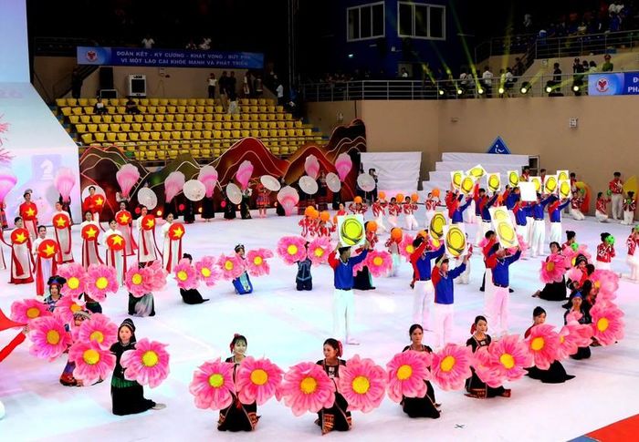 Chương trình nghệ thuật chào mừng Đại hội. Ảnh: Thảo Châu