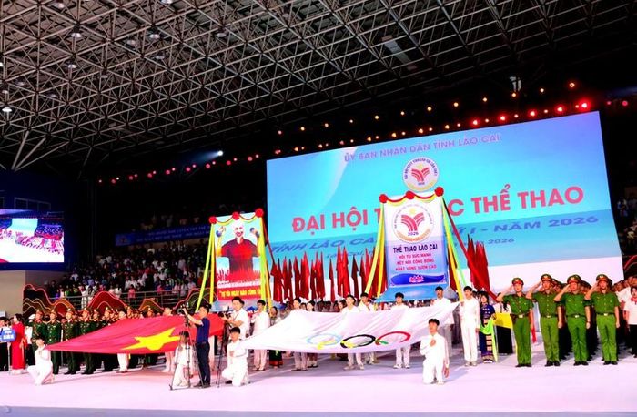 Rước cờ Tổ quốc tại Đại hội. Ảnh: Thảo Châu