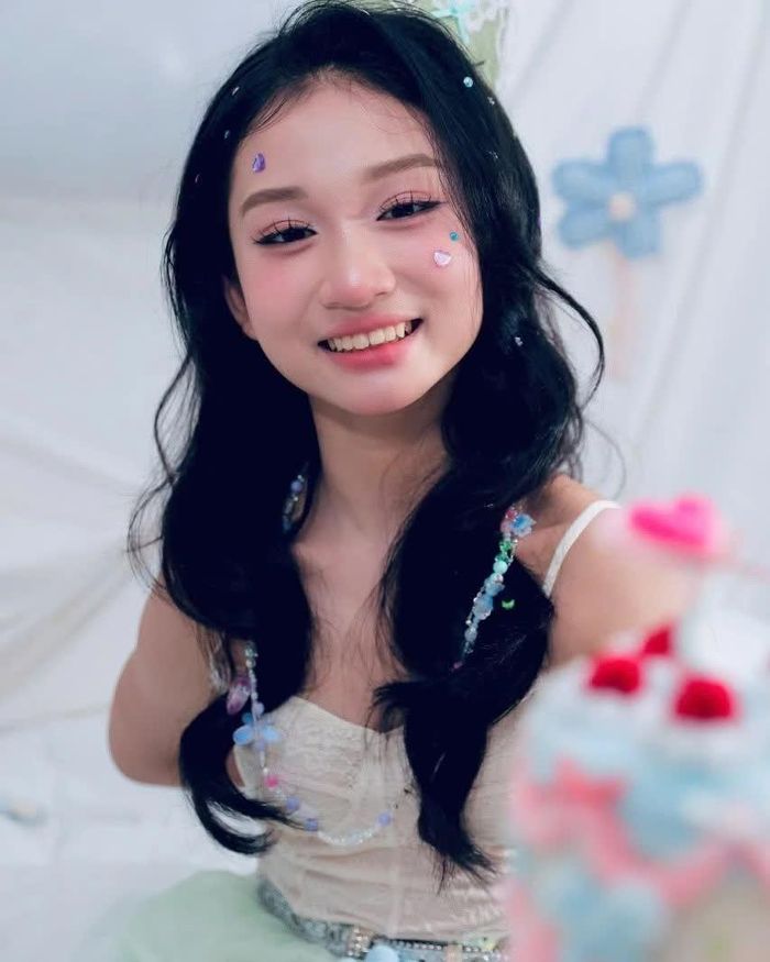 VĐV nhí tiết lộ, nếu không theo đuổi DanceSport, cô bé mong muốn thử sức với lĩnh vực ca hát.