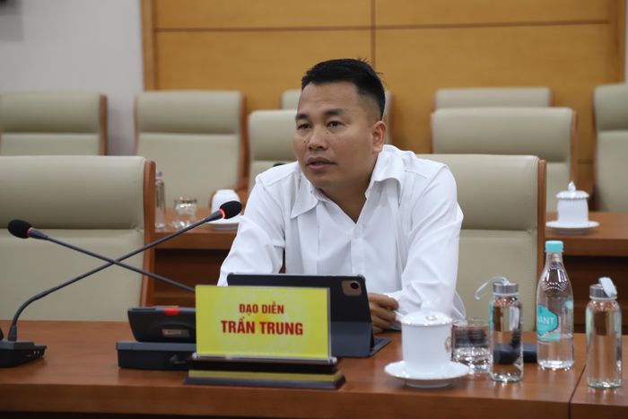 Đạo diễn Trần Trung trình bày ý tưởng xây dựng sản phẩm biểu diễn văn hóa - du lịch Cao Bằng.
